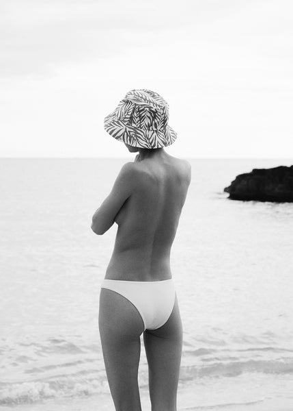 AliciaSwim_SS25_Leta_Beach_350_bw_web_600x600.jpg