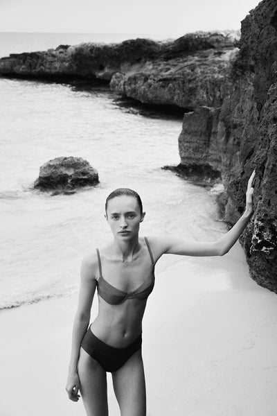 Alicia_Swim_SS25_Leta_Beach_179_bw_web_49b1a693-3555-43ac-99fc-d4be8a8a1b7b_600x600.jpg