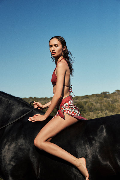 Alicia_Swim_SS25_Leta_Field_152_web_afffeff0-9204-45fe-89bf-4c31a52f67f8_600x600.jpg